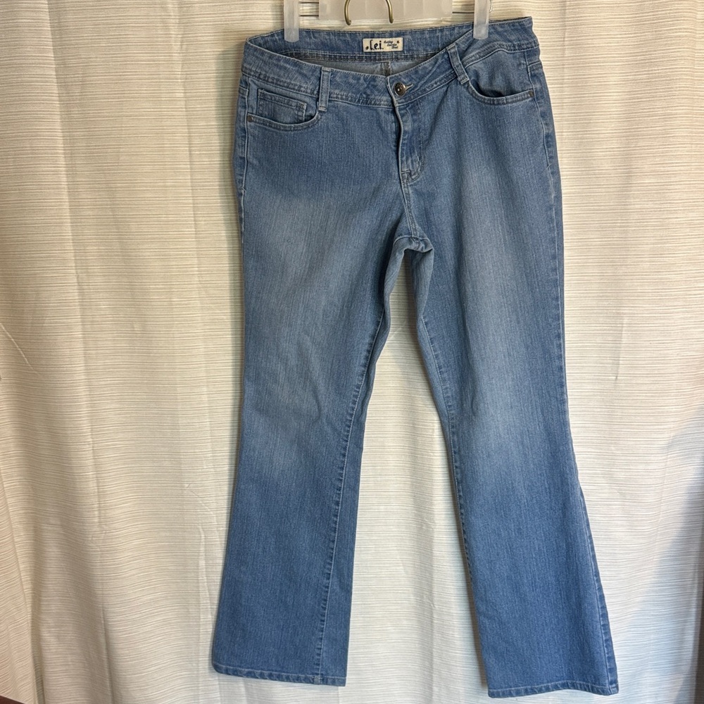 L.E.I Almost Vintage Women's Jeans
